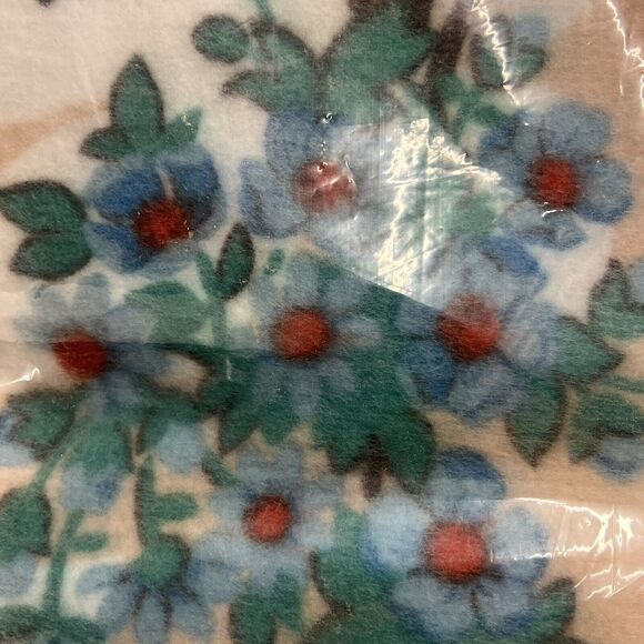 Esmond‎ Blossom Time Fiberwoven Screenprint Polyester Floral Blanket 72 x 90 - Picture 8 of 10